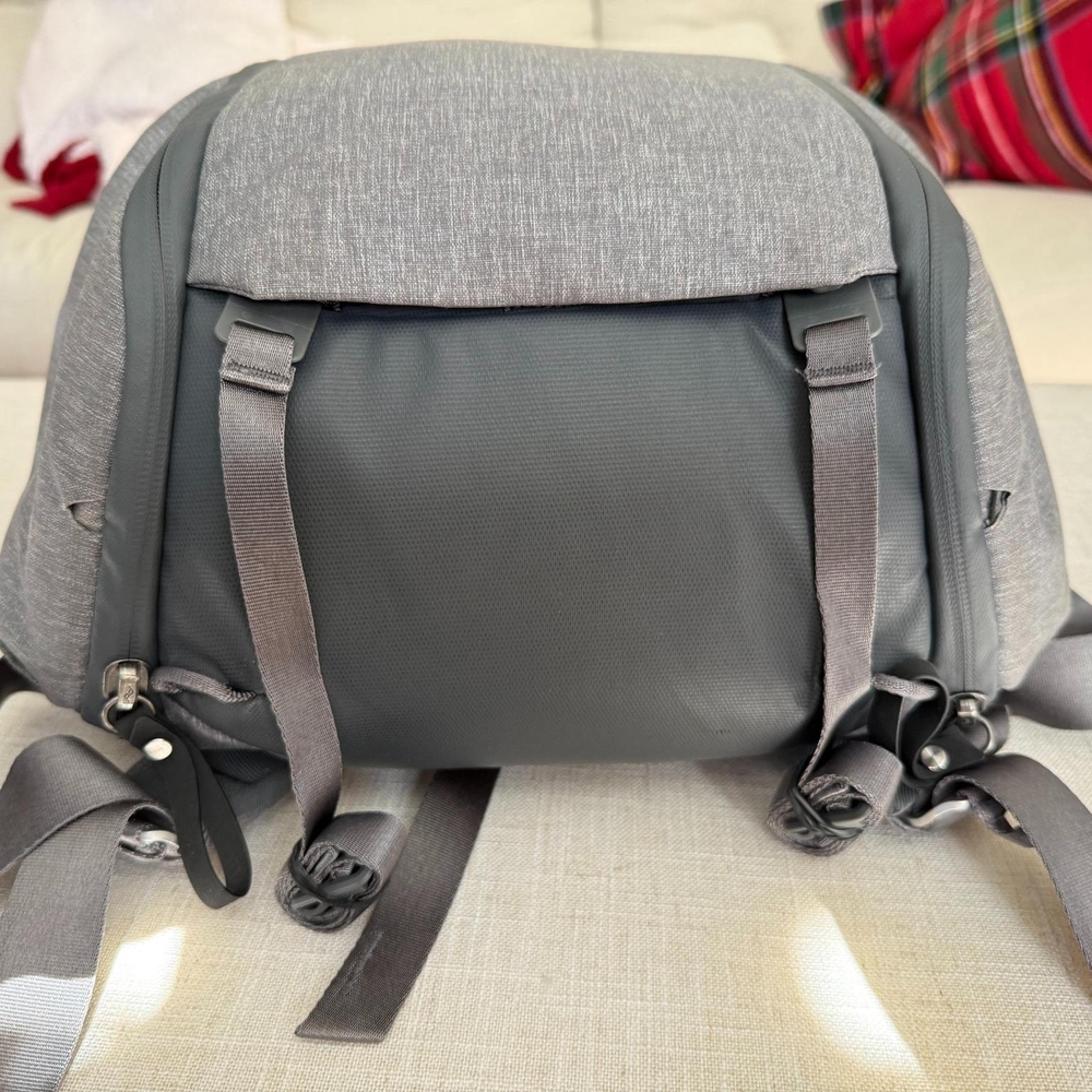 Peak Design Everyday Backpack v2 20L (Ash Color) – Complete Set - Picture 7 of 11